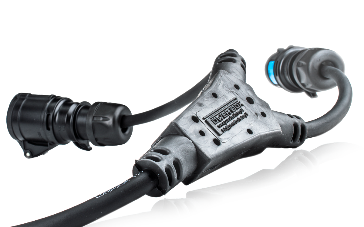 Y Splitter Rubber Cable with  [ Black ] PCE Midnight Series 16A 230V 2P+E Plug to 2 x 16A Sockets